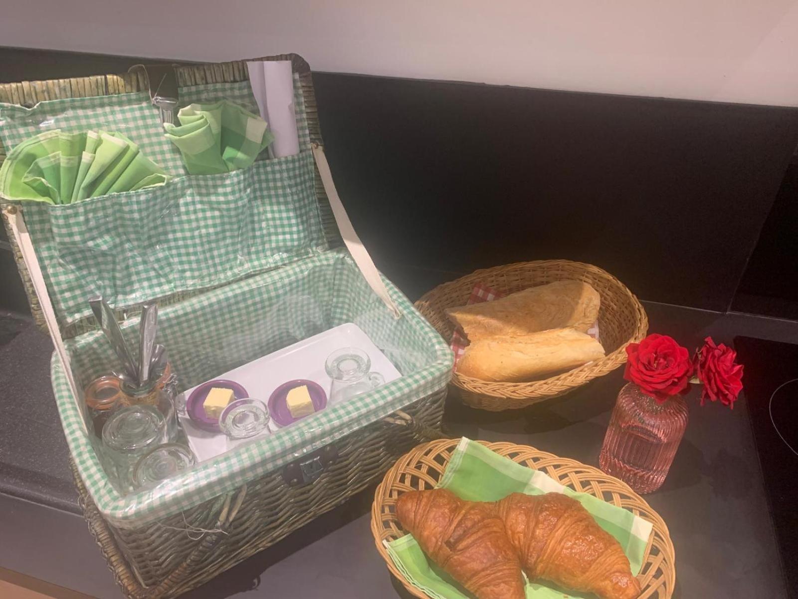 Reve D'Azur, 2 Chambres, Maison Julia En Bord De Mer A La Nartelle, Piscine Partagee, Parking & Terrasse Bbq, Wifi Et Draps Inclus Plage A Pied Сент-Максім Екстер'єр фото